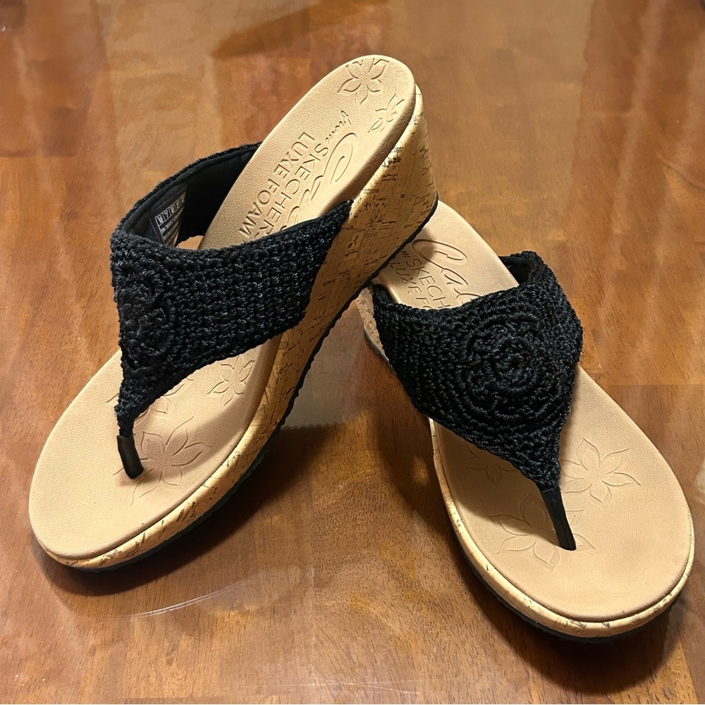 Skechers Luxe Foam Women's Sz 10 Black Crochet Slip On Slide Wedge Sandals EUC - Picture 9 of 9